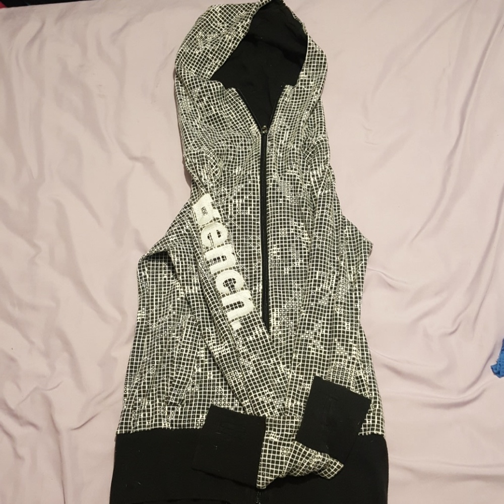 Bench Zip Up